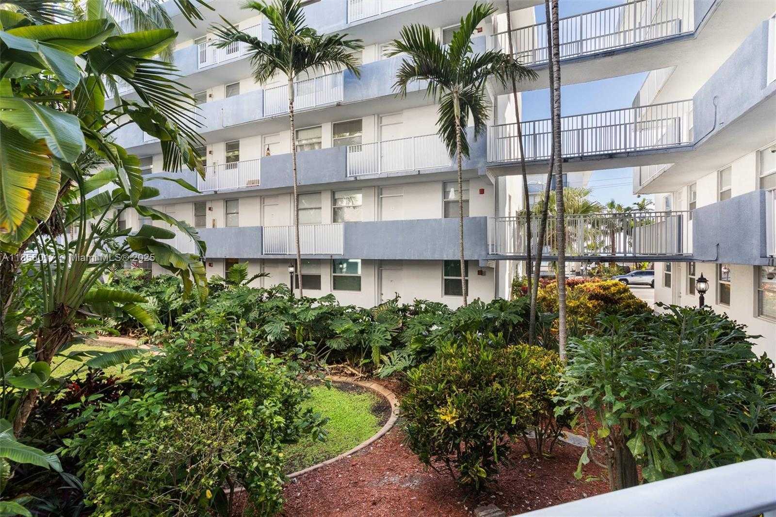 Small Image of 1801 SOUTH TREASURE DR #217, North Bay Village Number 25