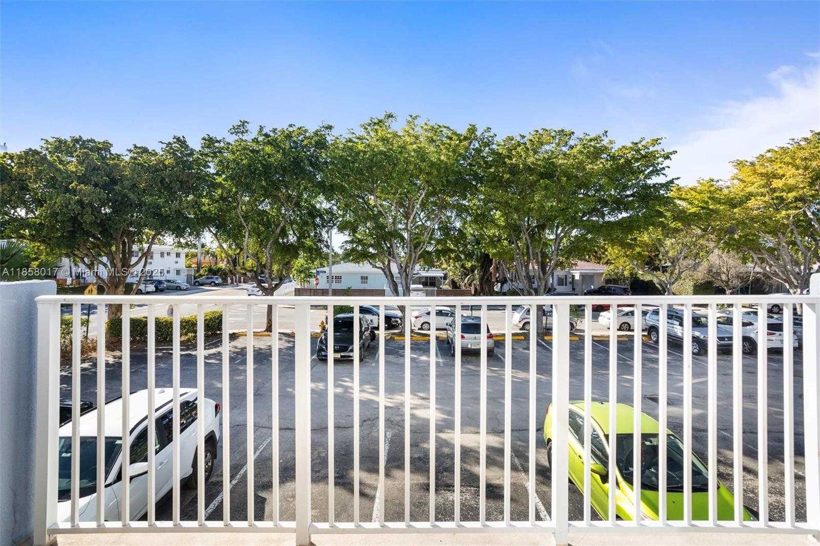 Small Image of 1801 SOUTH TREASURE DR #217, North Bay Village Number 27