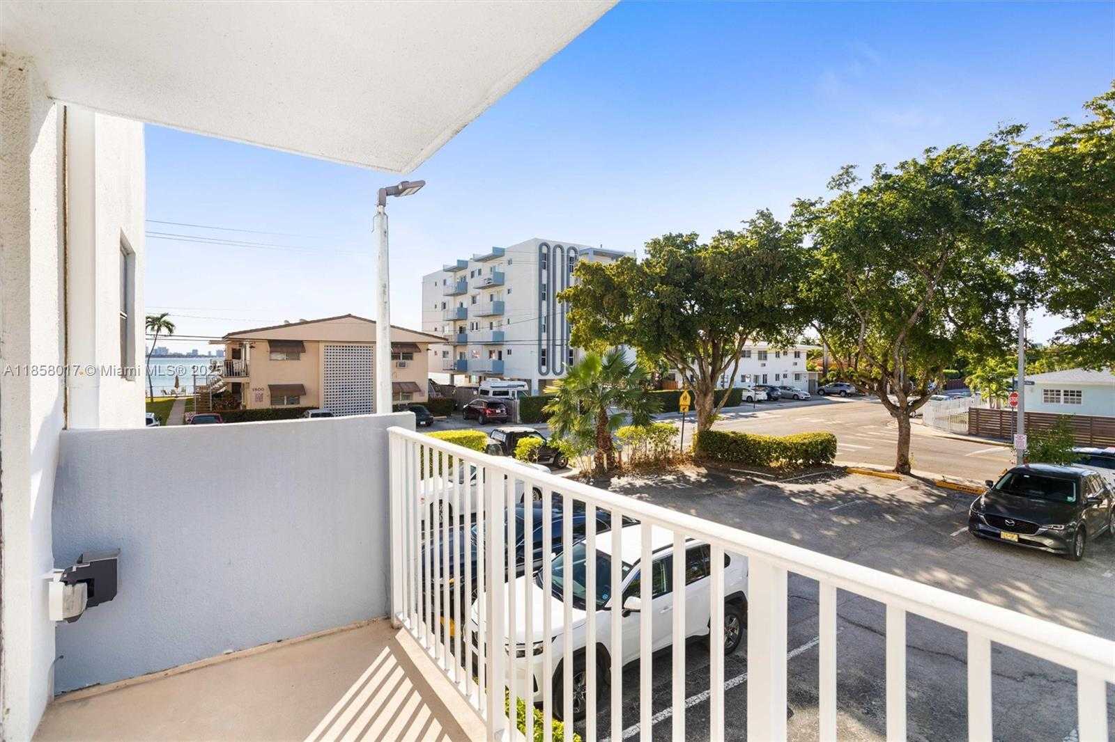 Small Image of 1801 SOUTH TREASURE DR #217, North Bay Village Number 28