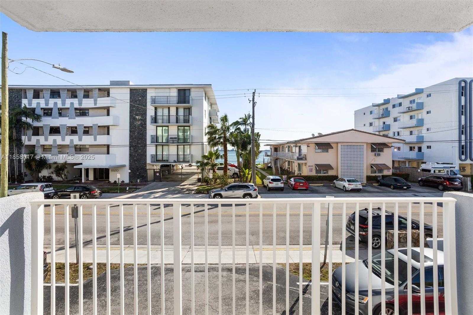 Small Image of 1801 SOUTH TREASURE DR #217, North Bay Village Number 29