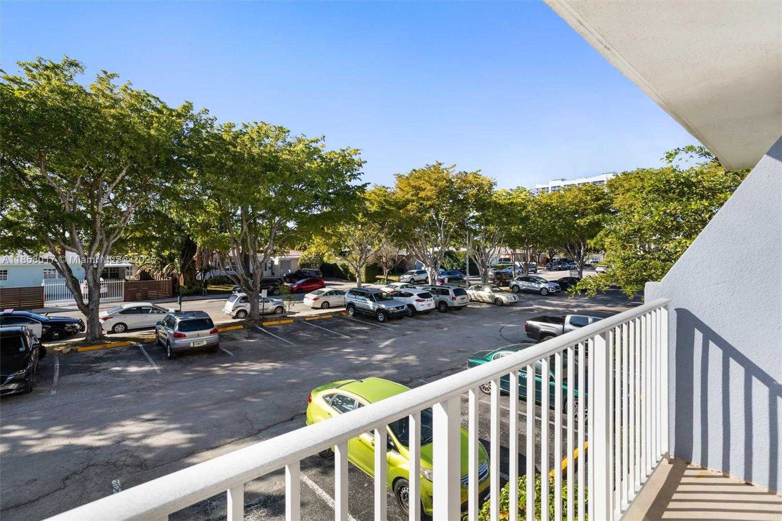 Small Image of 1801 SOUTH TREASURE DR #217, North Bay Village Number 30