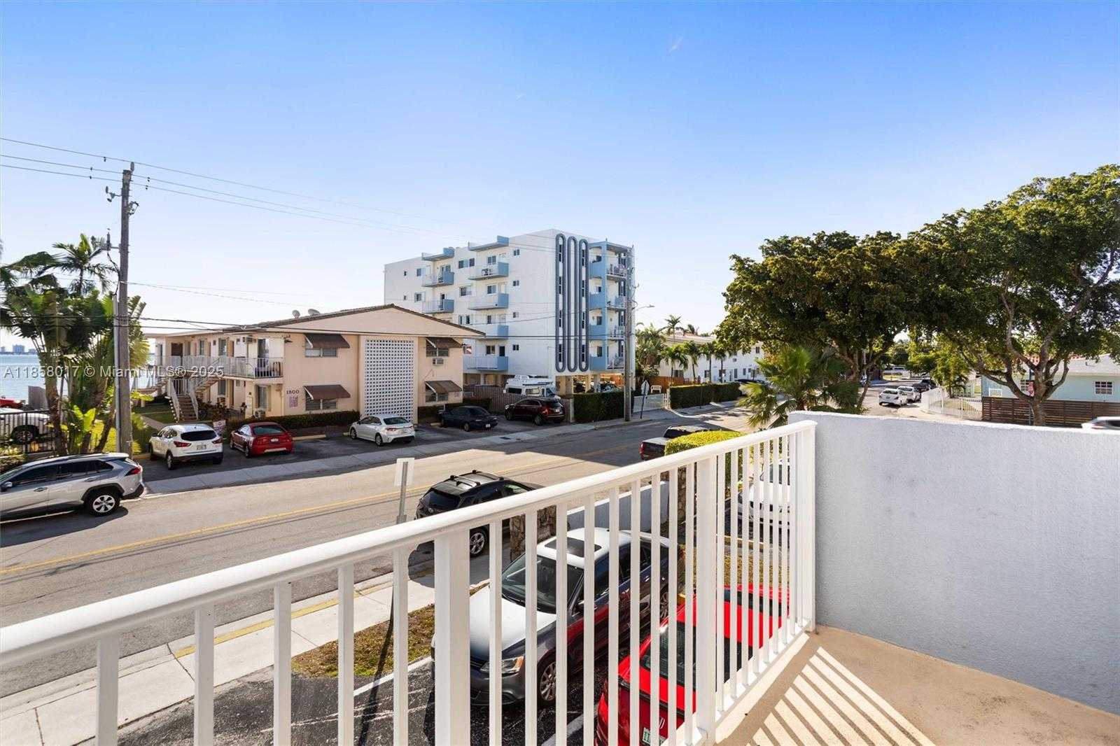 Small Image of 1801 SOUTH TREASURE DR #217, North Bay Village Number 4
