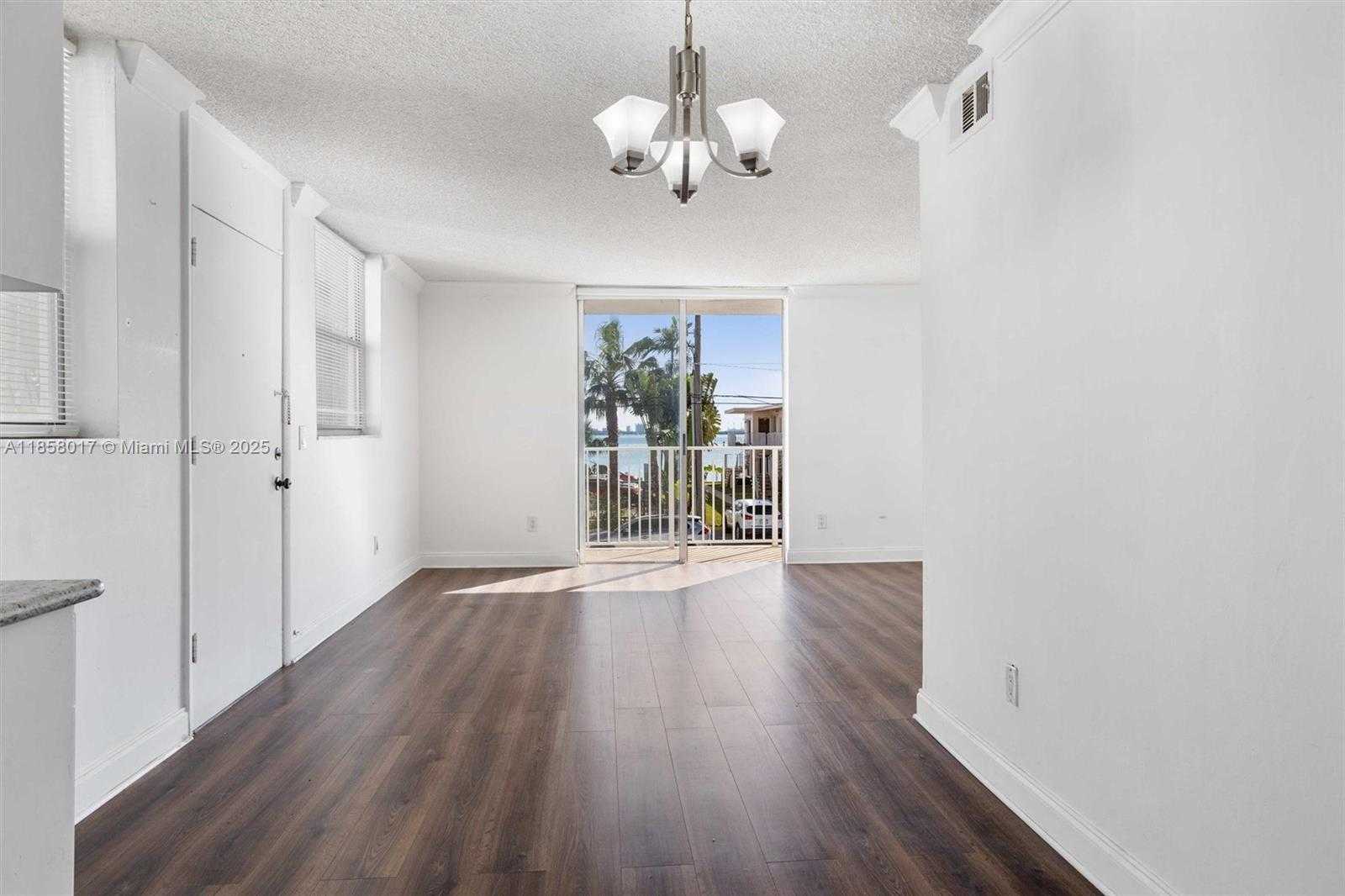 Small Image of 1801 SOUTH TREASURE DR #217, North Bay Village Number 7