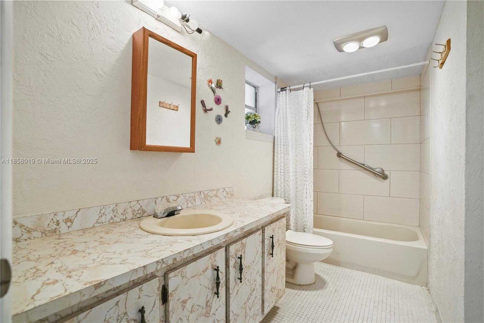 Small Image of 3170 HOLIDAY SPRINGS BLVD #203, Margate Number 13