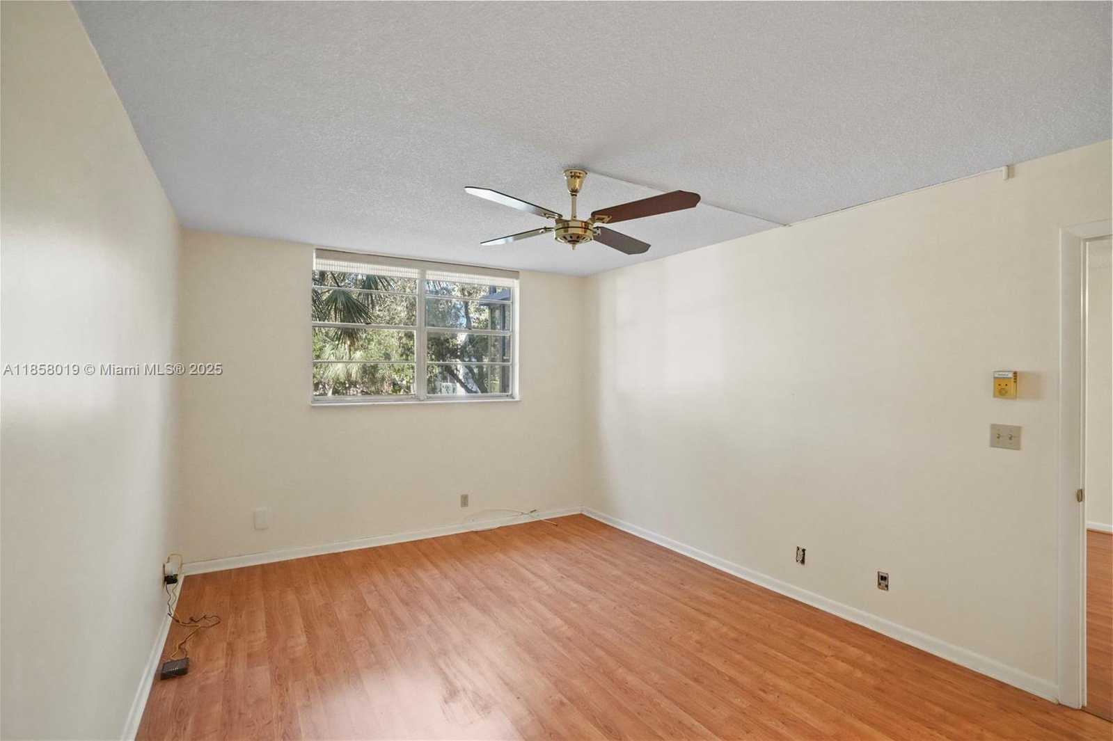 Small Image of 3170 HOLIDAY SPRINGS BLVD #203, Margate Number 21