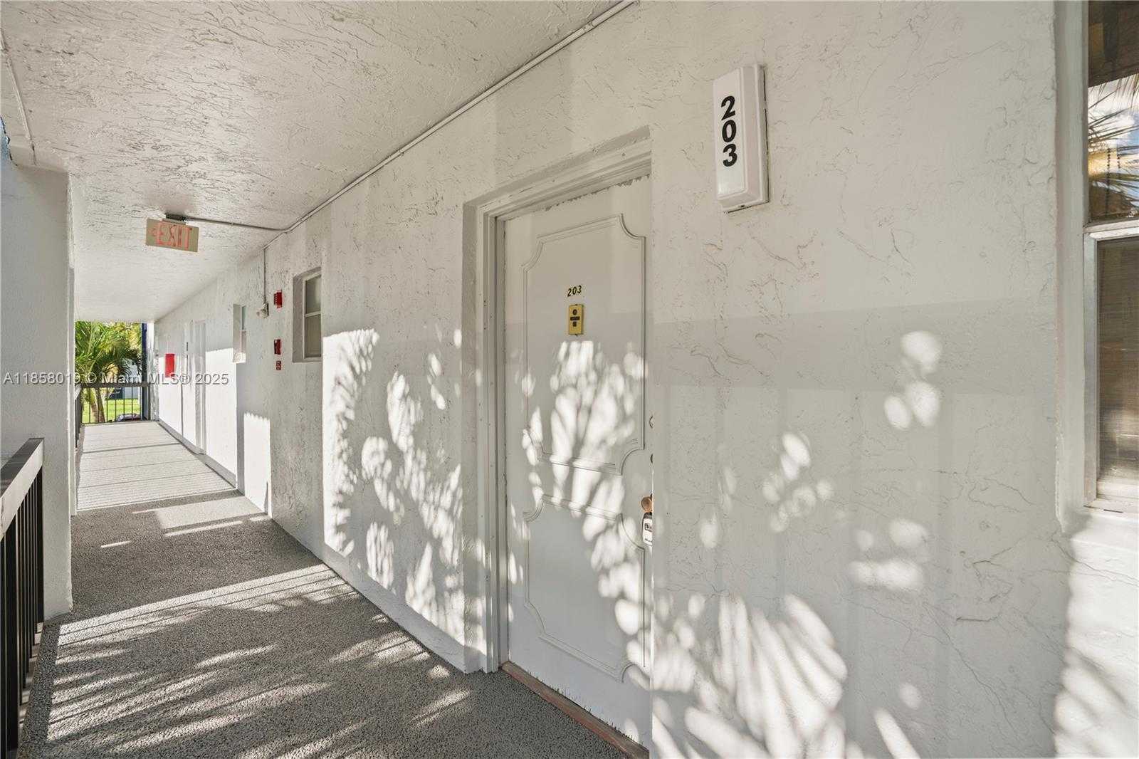 Small Image of 3170 HOLIDAY SPRINGS BLVD #203, Margate Number 22