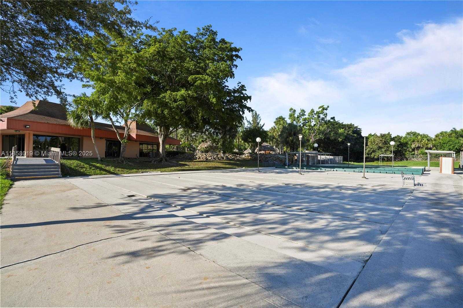 Small Image of 3170 HOLIDAY SPRINGS BLVD #203, Margate Number 29