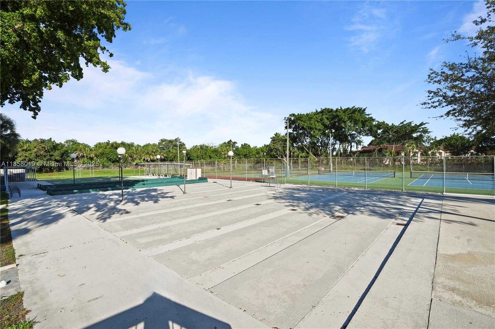 Small Image of 3170 HOLIDAY SPRINGS BLVD #203, Margate Number 31