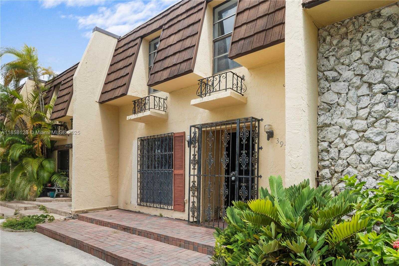 Small Image of 3973 NORTH EAST 167TH ST #12, North Miami Beach Number 20