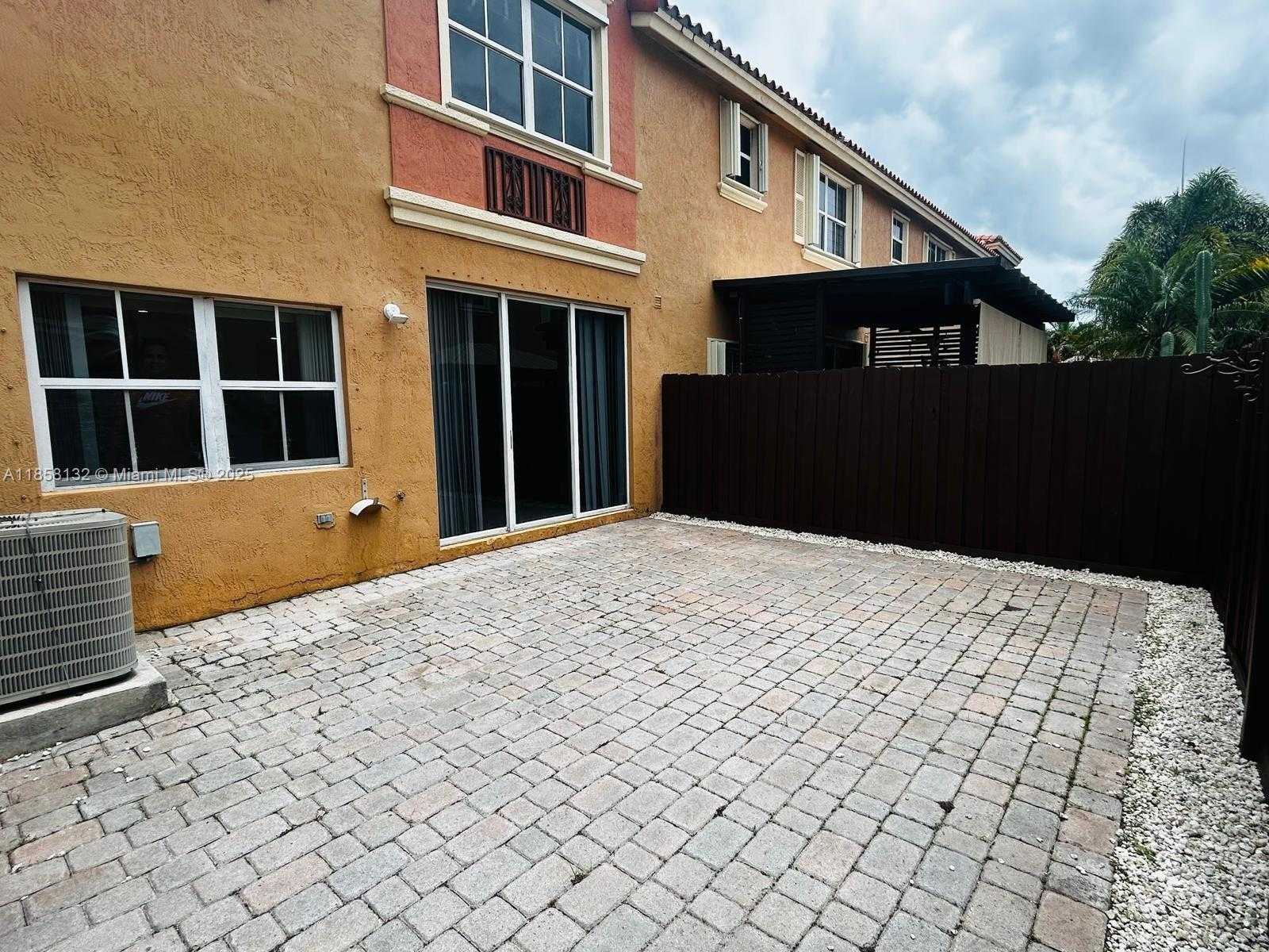 Small Image of 3174 SOUTH WEST 153RD CT, Miami Number 12