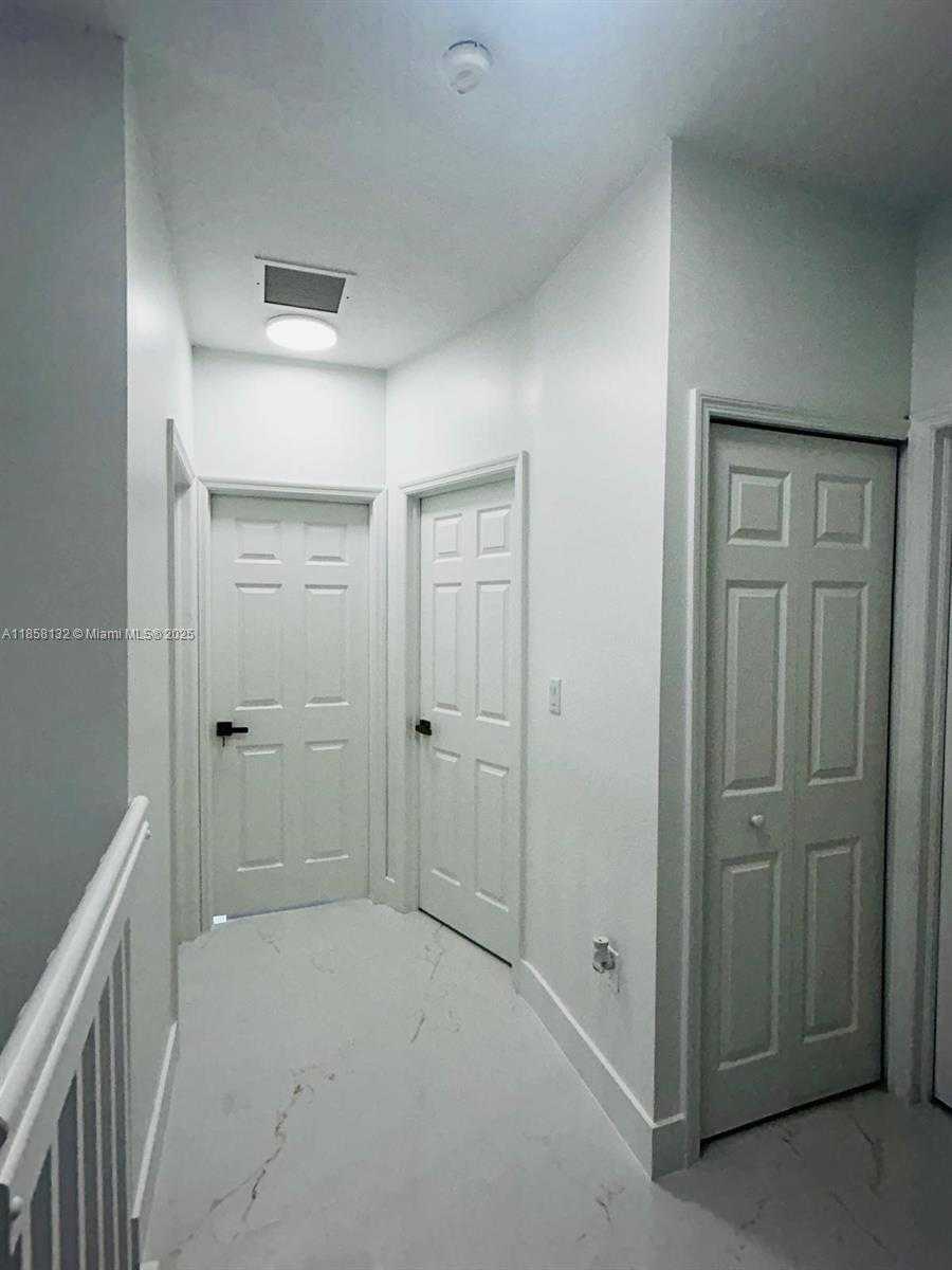 Small Image of 3174 SOUTH WEST 153RD CT, Miami Number 14