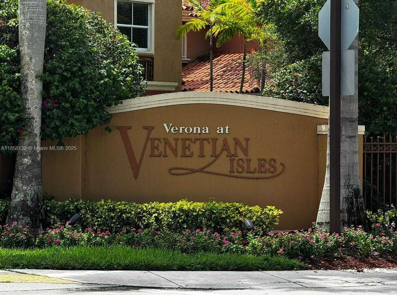 Small Image of 3174 SOUTH WEST 153RD CT, Miami Number 2