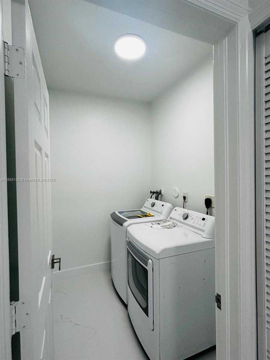 Small Image of 3174 SOUTH WEST 153RD CT, Miami Number 28