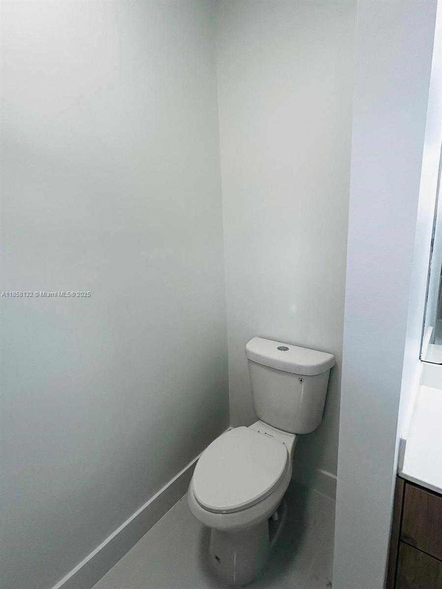 Small Image of 3174 SOUTH WEST 153RD CT, Miami Number 35