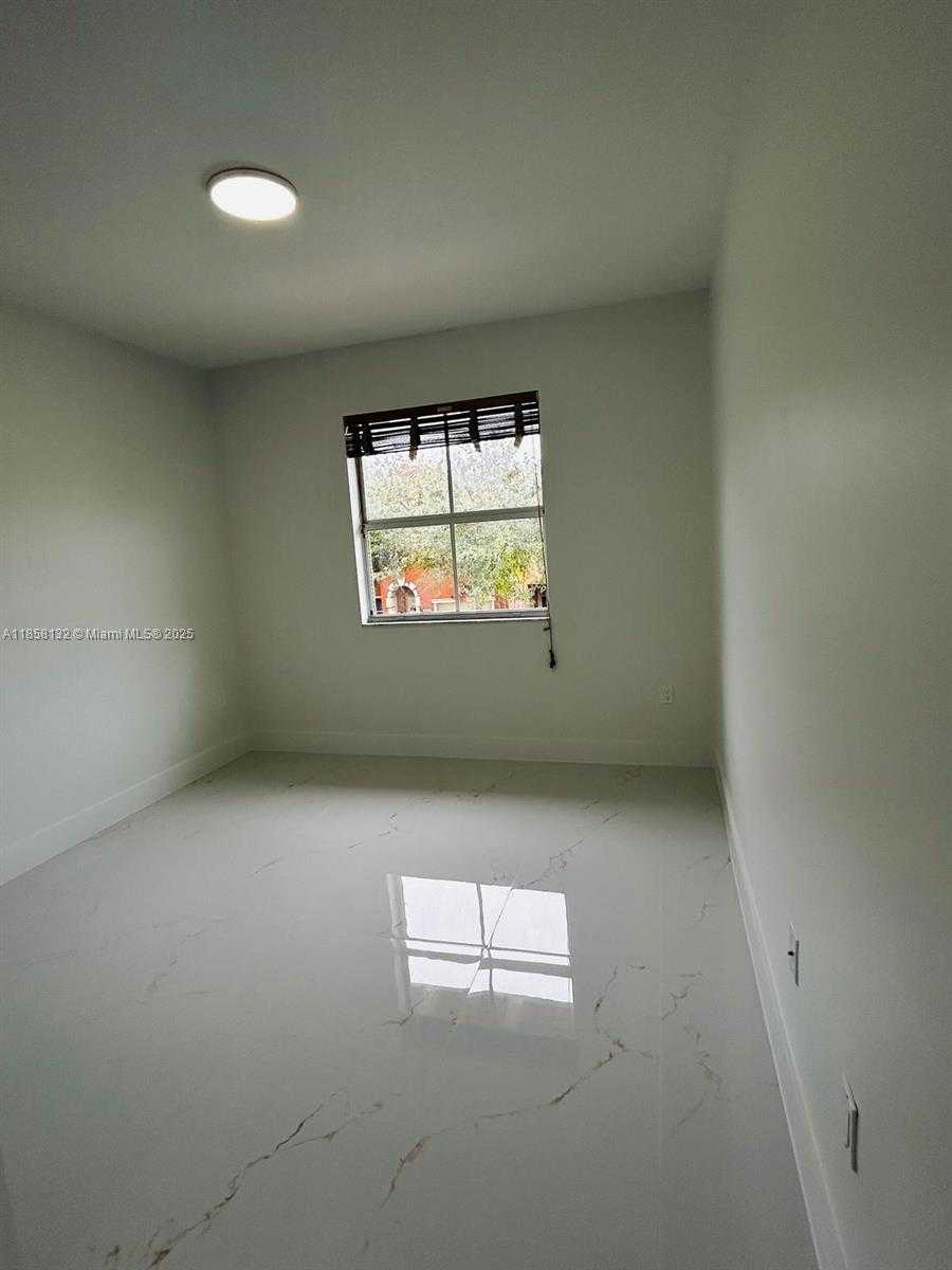 Small Image of 3174 SOUTH WEST 153RD CT, Miami Number 41
