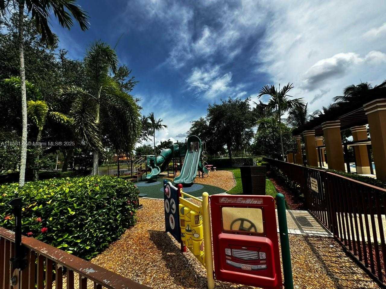 Small Image of 3174 SOUTH WEST 153RD CT, Miami Number 5