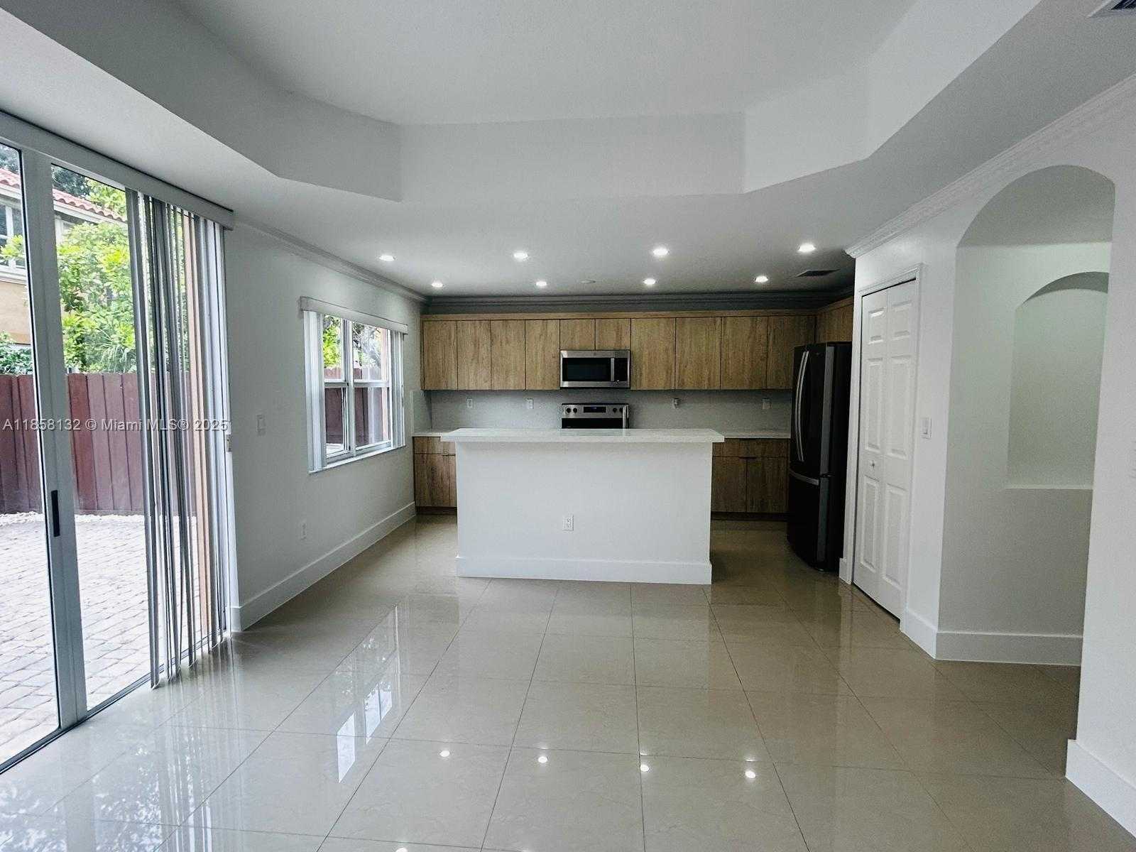 Small Image of 3174 SOUTH WEST 153RD CT, Miami Number 8