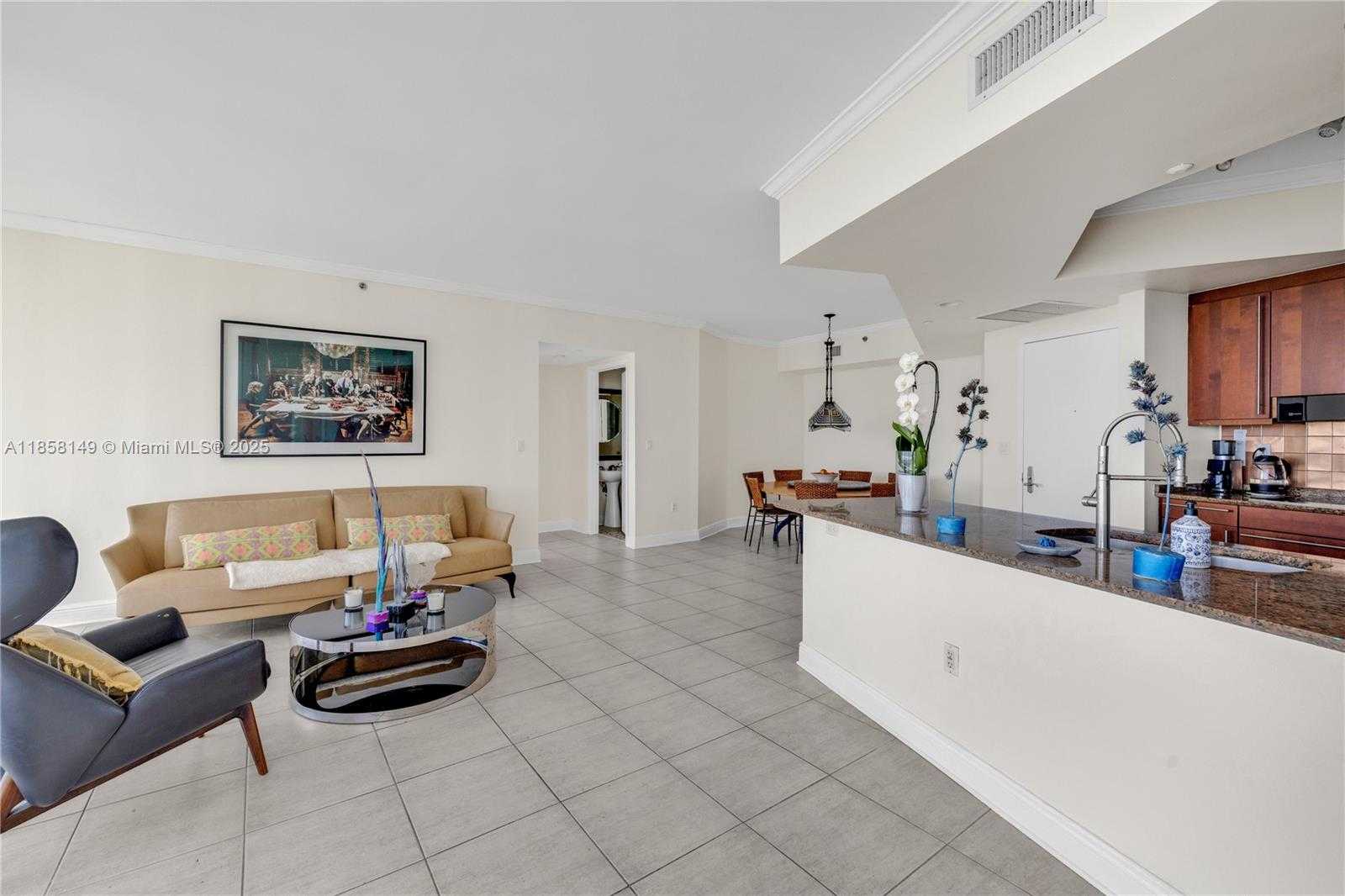 Small Image of 1000 SOUTH POINTE DR #1505, Miami Beach Number 12