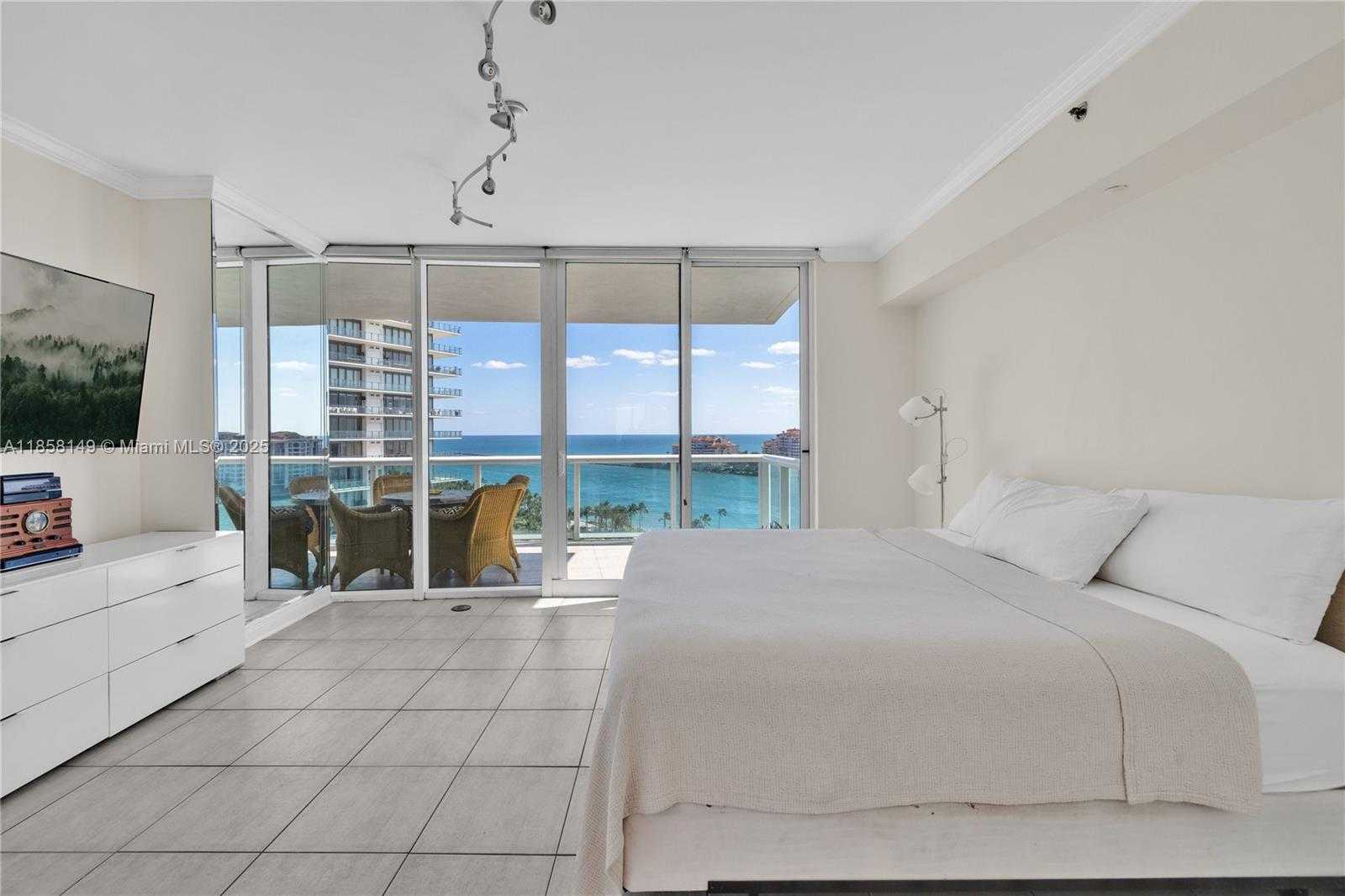 Small Image of 1000 SOUTH POINTE DR #1505, Miami Beach Number 18