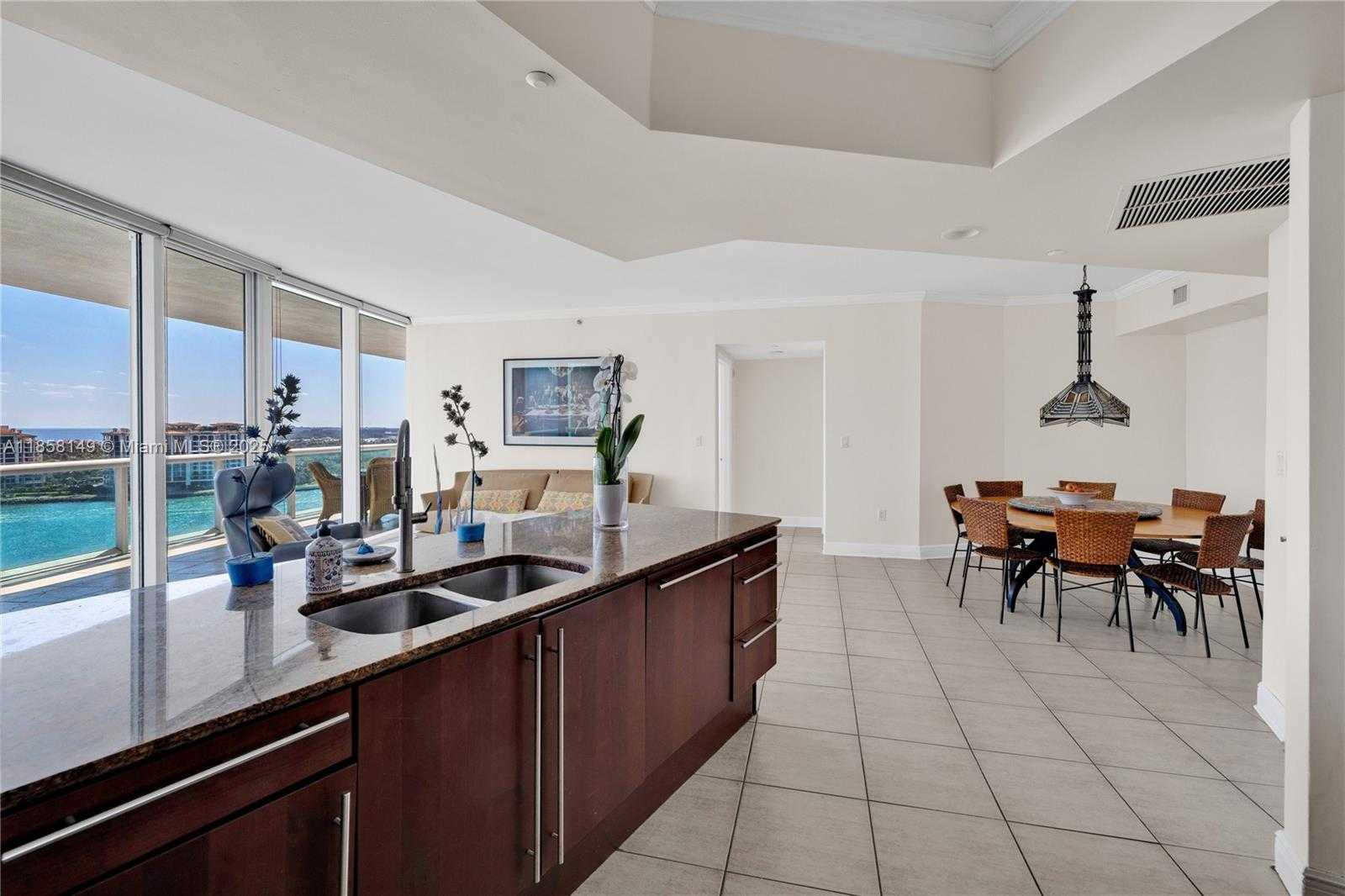 Small Image of 1000 SOUTH POINTE DR #1505, Miami Beach Number 8
