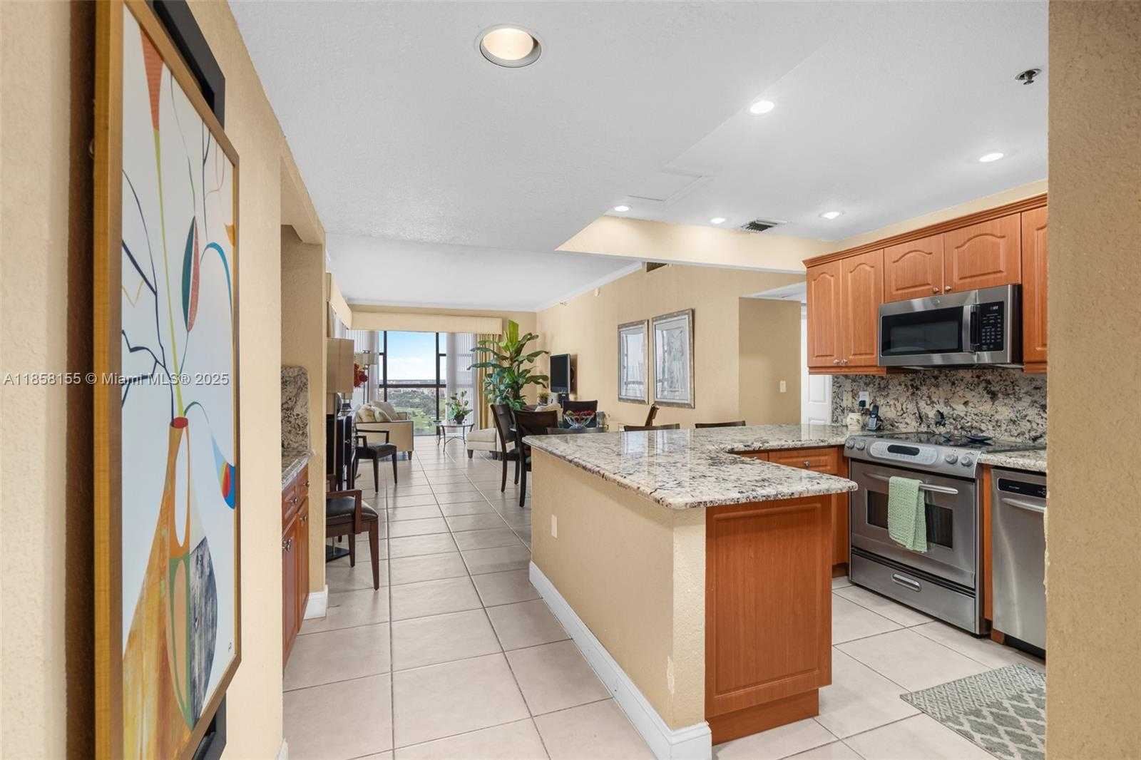 Small Image of Aventura Number 21
