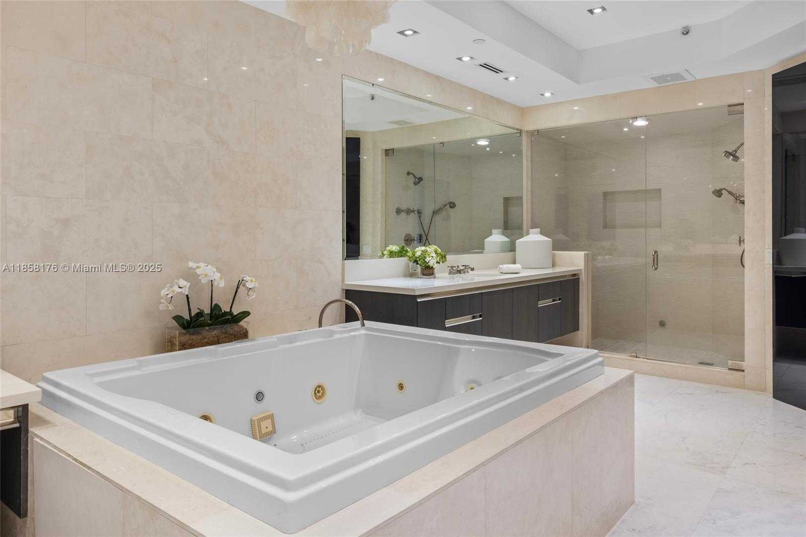 Small Image of 7133 FISHER ISLAND DR #7133, Miami Beach Number 34