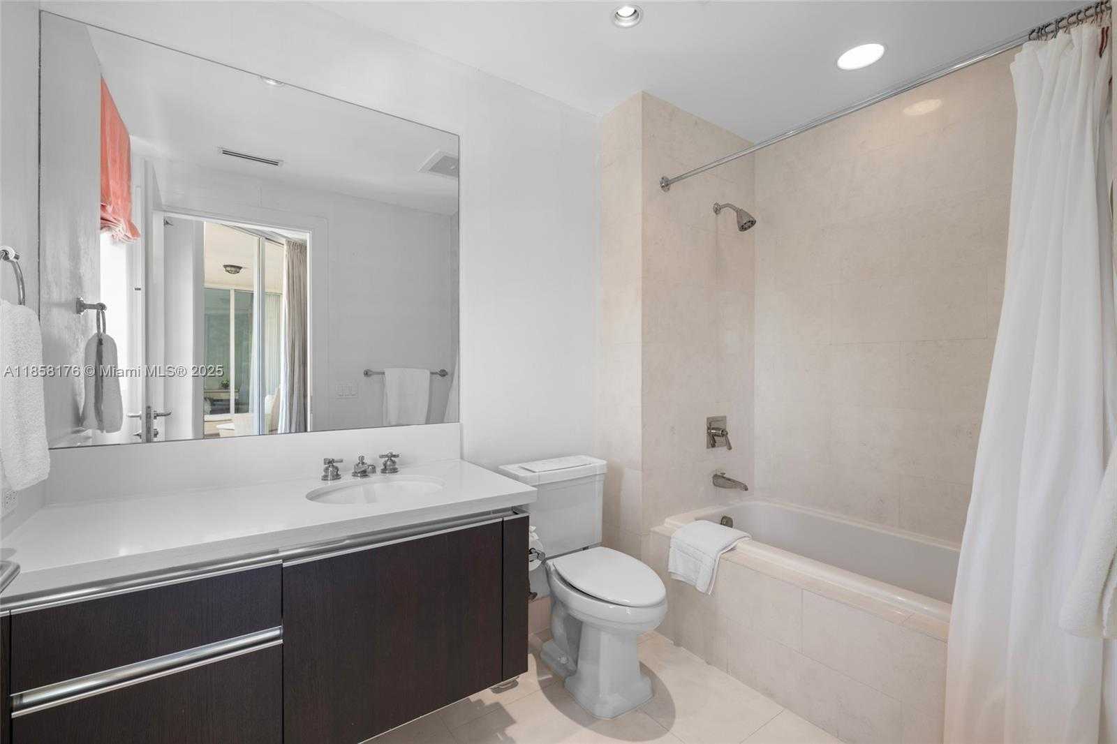 Small Image of 7133 FISHER ISLAND DR #7133, Miami Beach Number 46