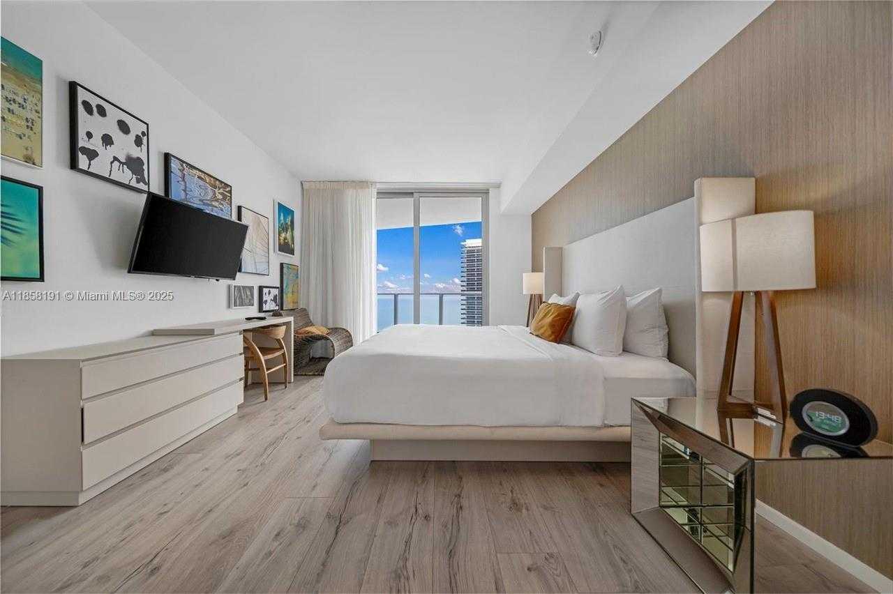 Small Image of 4111 SOUTH OCEAN DR #2607, Hollywood Number 9