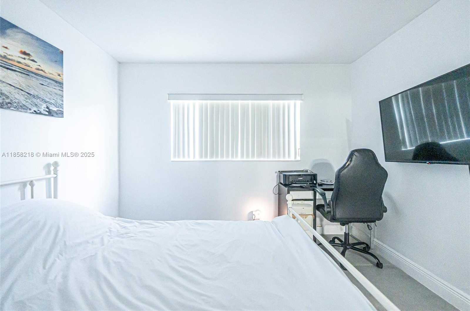 Small Image of 1425 ARTHUR ST #116B, Hollywood Number 14