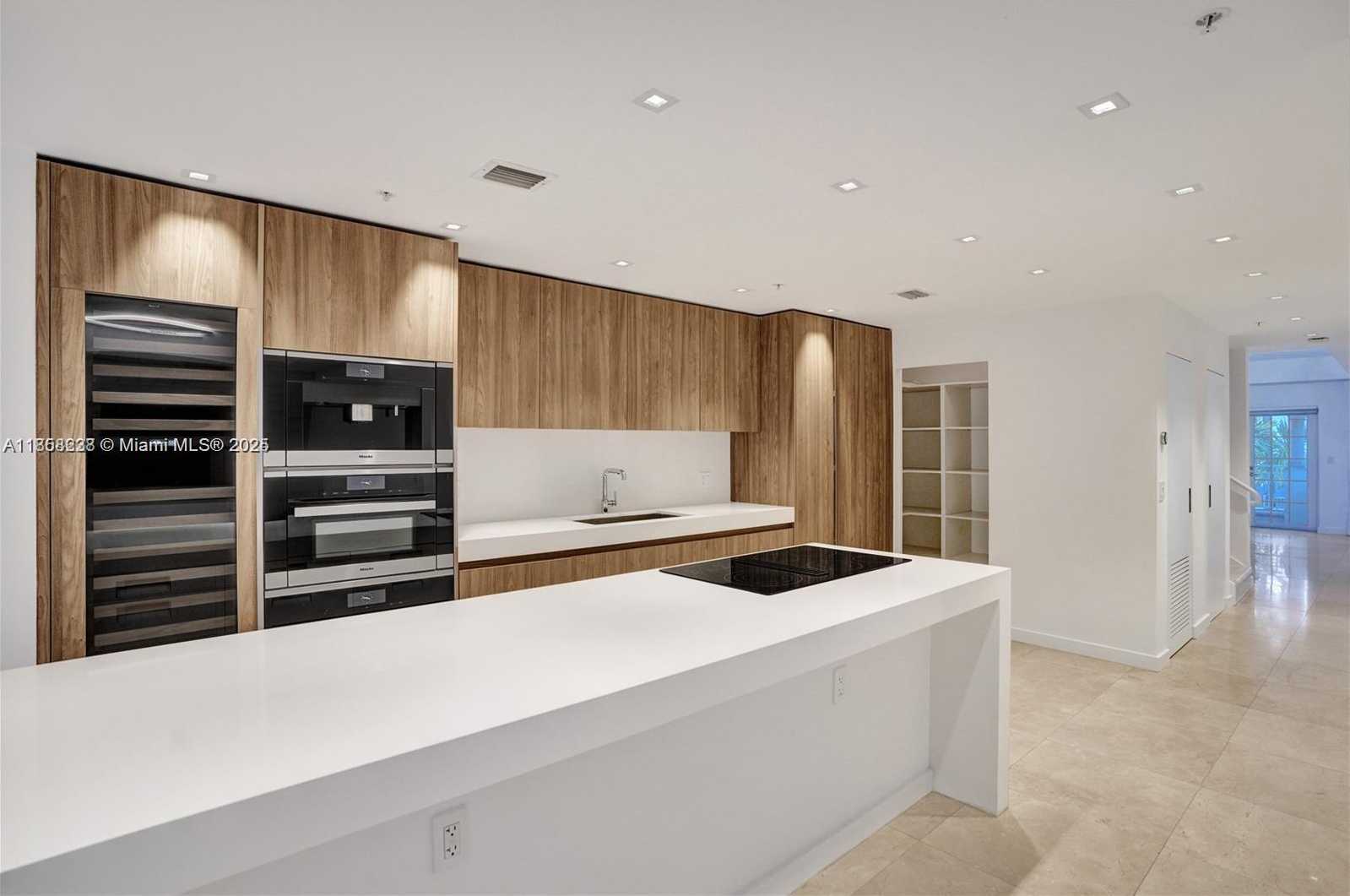 Small Image of 1415 SUNSET HARBOUR DR #202, Miami Beach Number 10