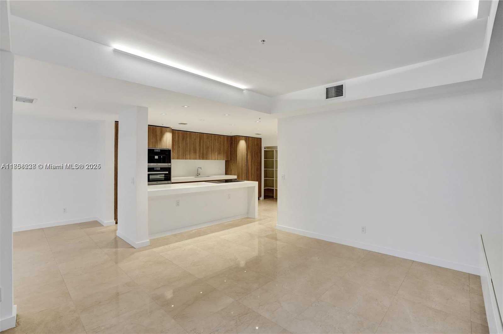 Small Image of 1415 SUNSET HARBOUR DR #202, Miami Beach Number 13