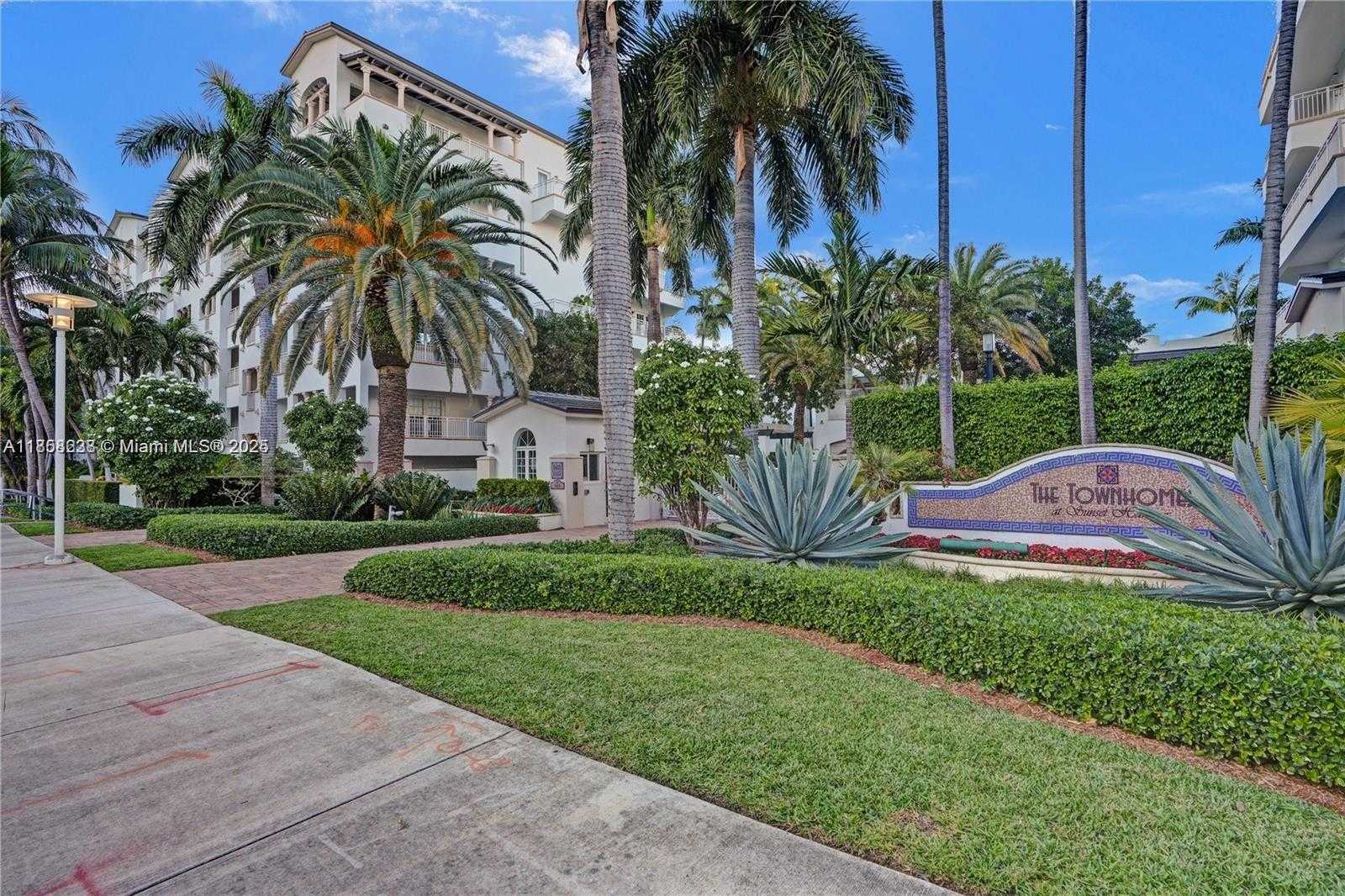 Small Image of 1415 SUNSET HARBOUR DR #202, Miami Beach Number 2