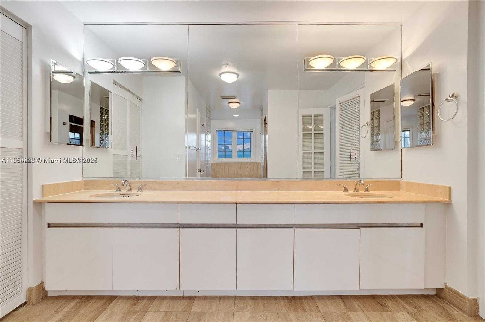Small Image of 1415 SUNSET HARBOUR DR #202, Miami Beach Number 26