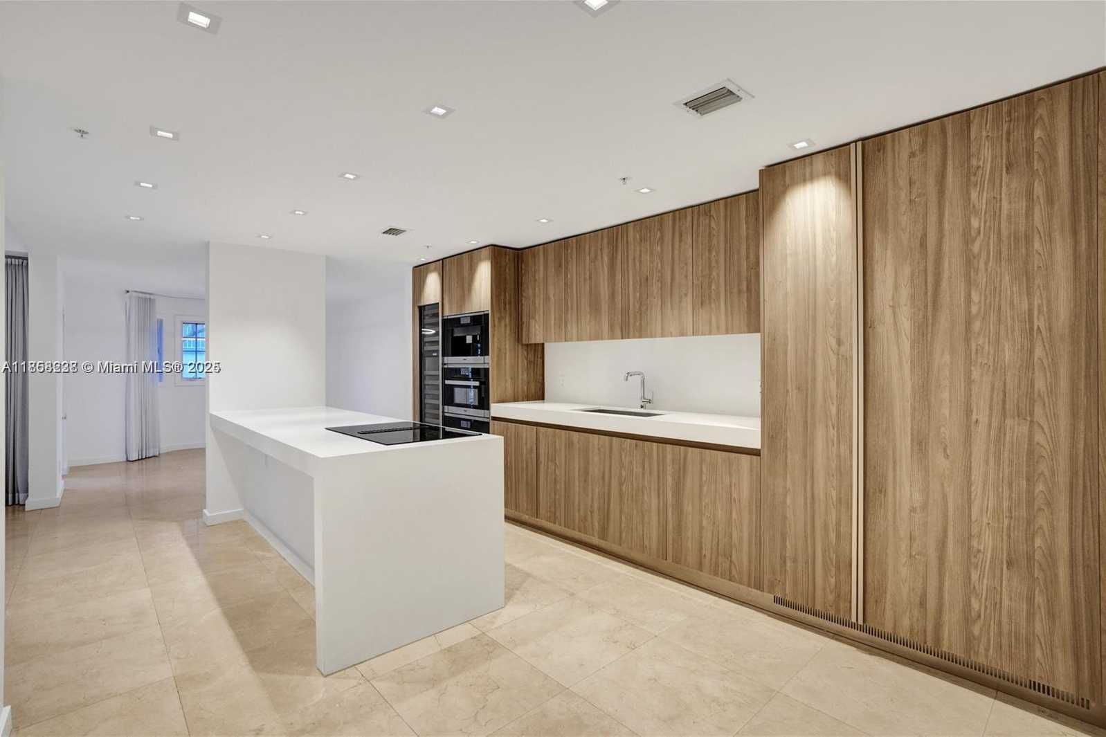 Small Image of 1415 SUNSET HARBOUR DR #202, Miami Beach Number 9