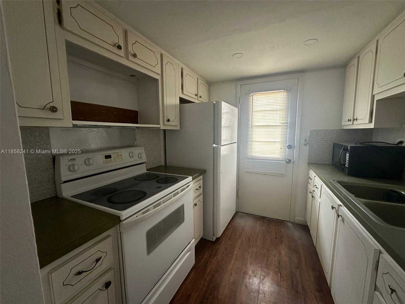Small Image of 12590 NORTH EAST 16TH AVE #405, North Miami Number 6