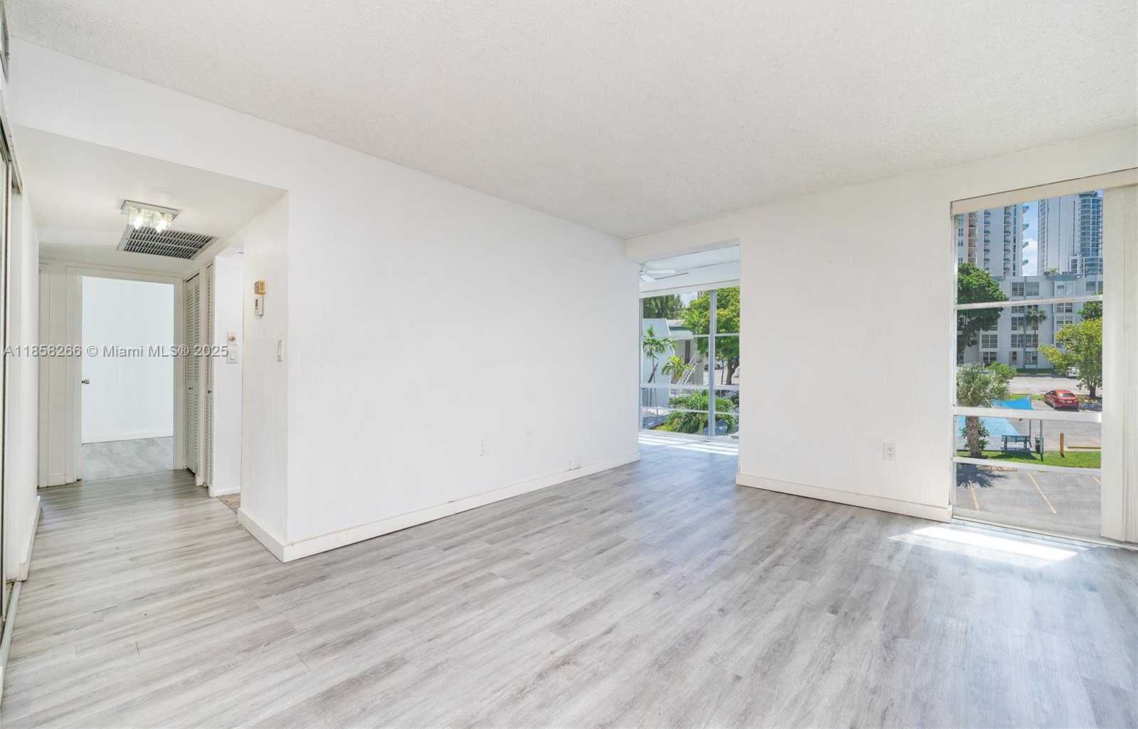 Small Image of 17570 ATLANTIC BLVD #318, Sunny Isles Beach Number 10