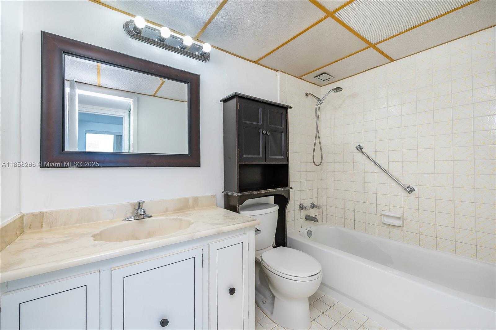Small Image of 17570 ATLANTIC BLVD #318, Sunny Isles Beach Number 15