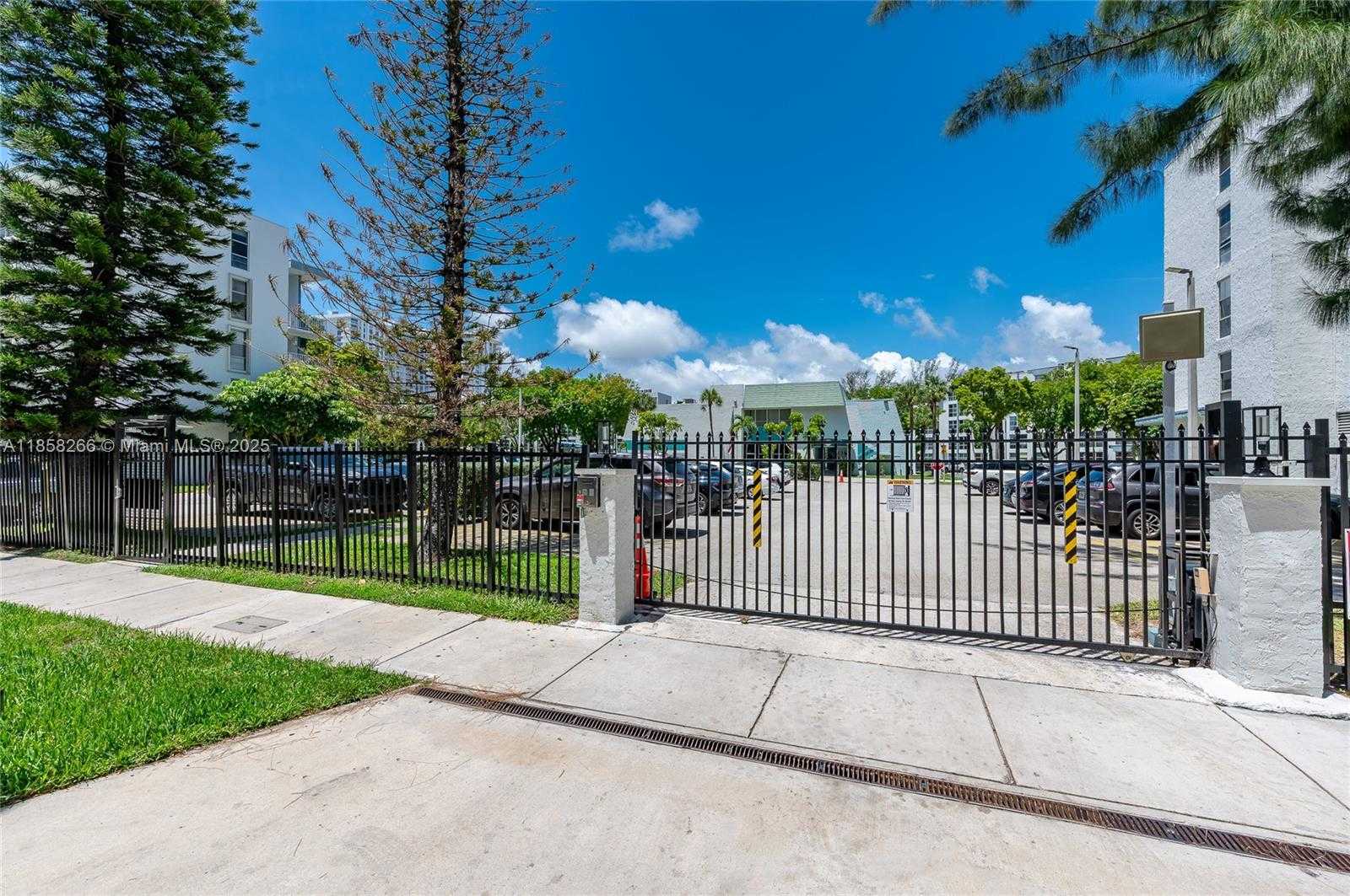 Small Image of 17570 ATLANTIC BLVD #318, Sunny Isles Beach Number 22