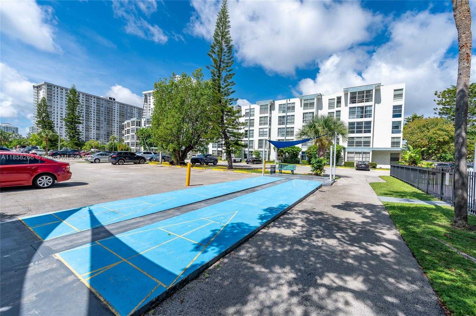 Small Image of 17570 ATLANTIC BLVD #318, Sunny Isles Beach Number 23