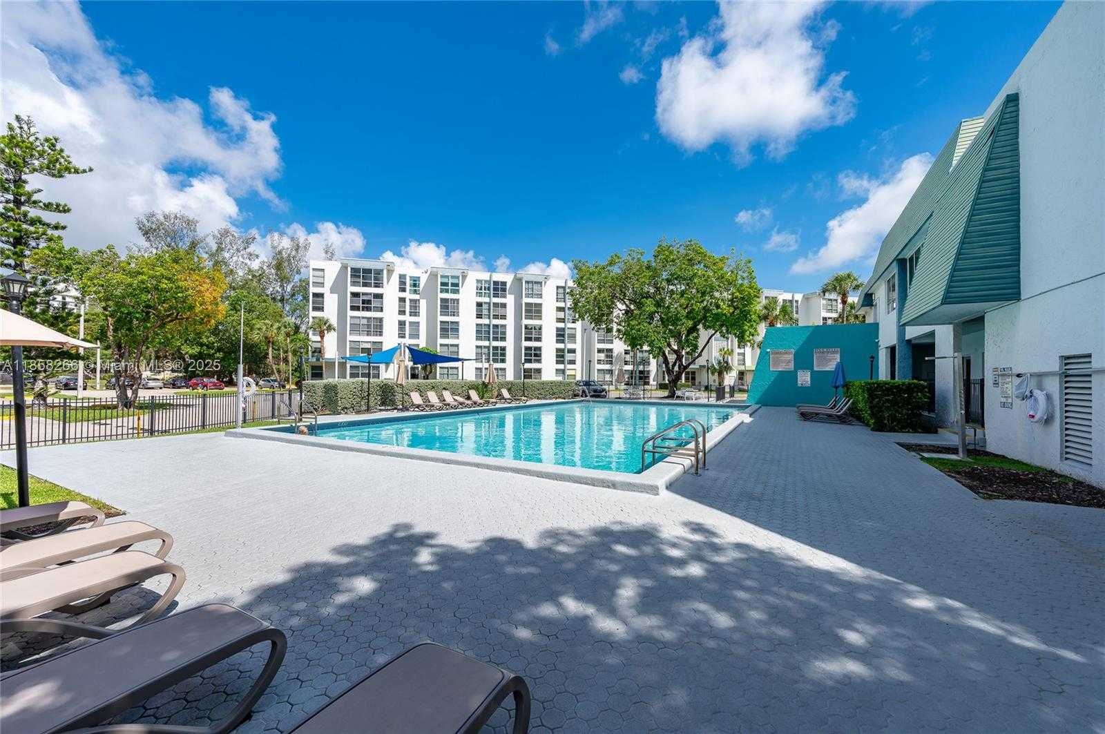Small Image of 17570 ATLANTIC BLVD #318, Sunny Isles Beach Number 25