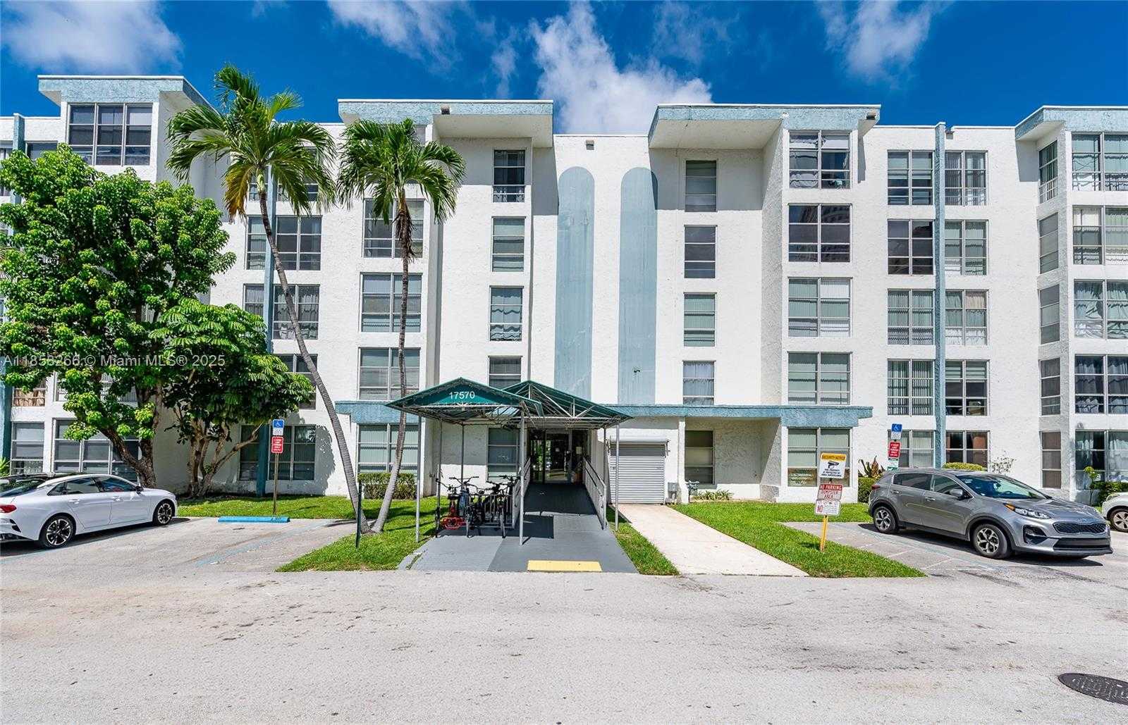 Small Image of 17570 ATLANTIC BLVD #318, Sunny Isles Beach Number 3