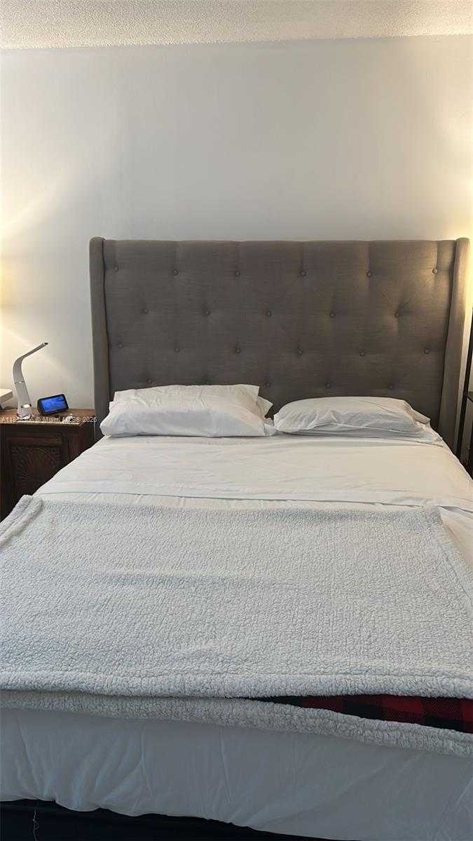 Small Image of 1913 SOUTH OCEAN DR #111, Hallandale Beach Number 6