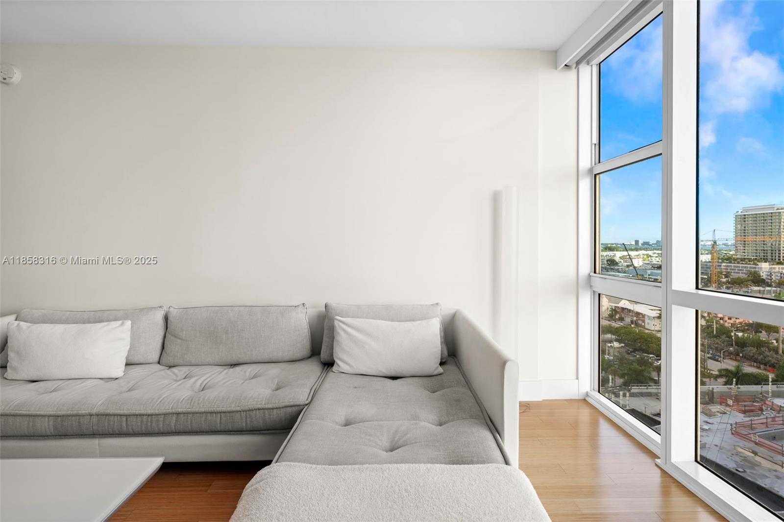 Small Image of 6801 COLLINS AVE #Door1409 (deed 1401), Miami Beach Number 20