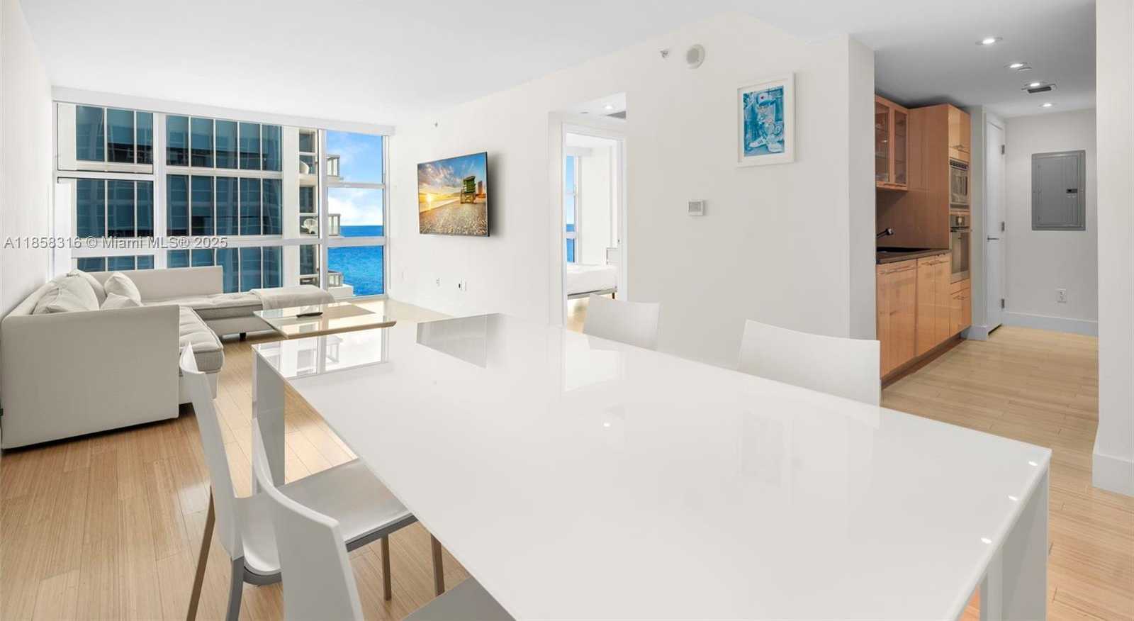 Small Image of 6801 COLLINS AVE #Door1409 (deed 1401), Miami Beach Number 4