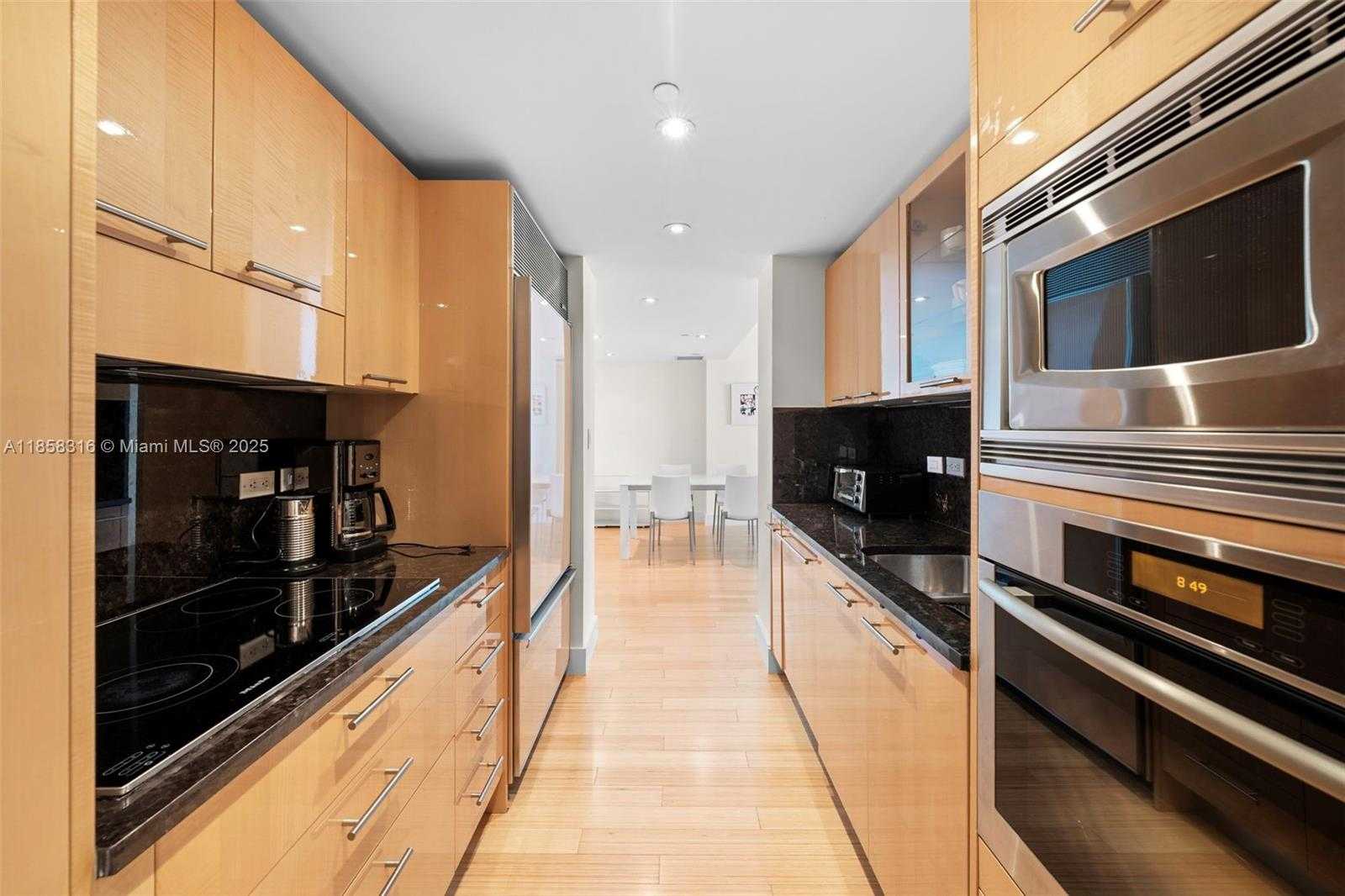 Small Image of 6801 COLLINS AVE #Door1409 (deed 1401), Miami Beach Number 8