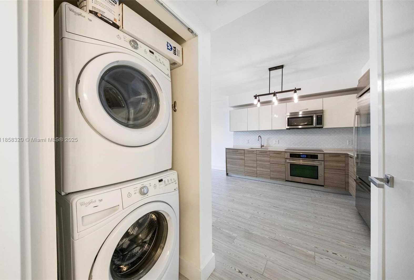 Small Image of 1300 BRICKELL BAY DR #704, Miami Number 10