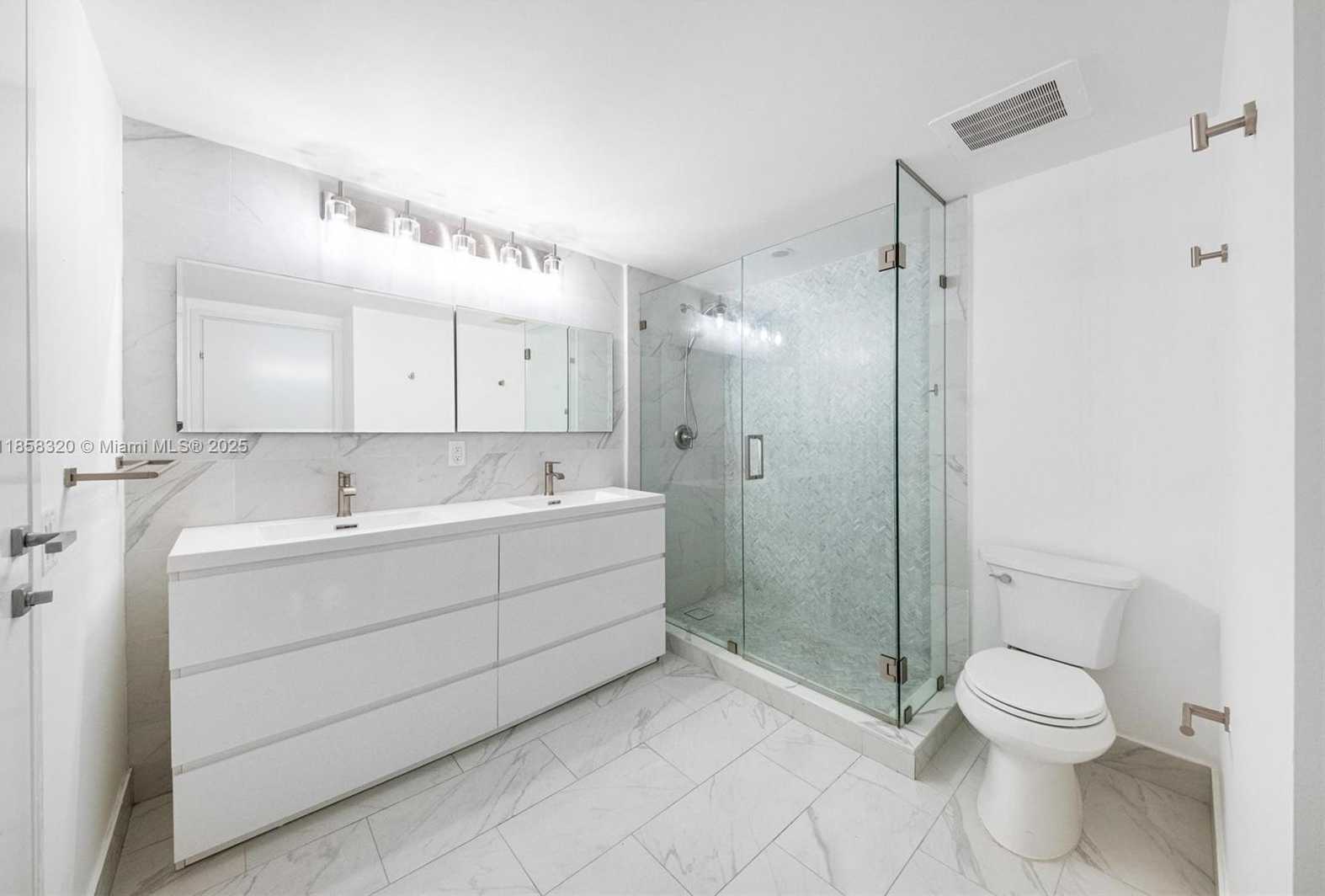 Small Image of 1300 BRICKELL BAY DR #704, Miami Number 11