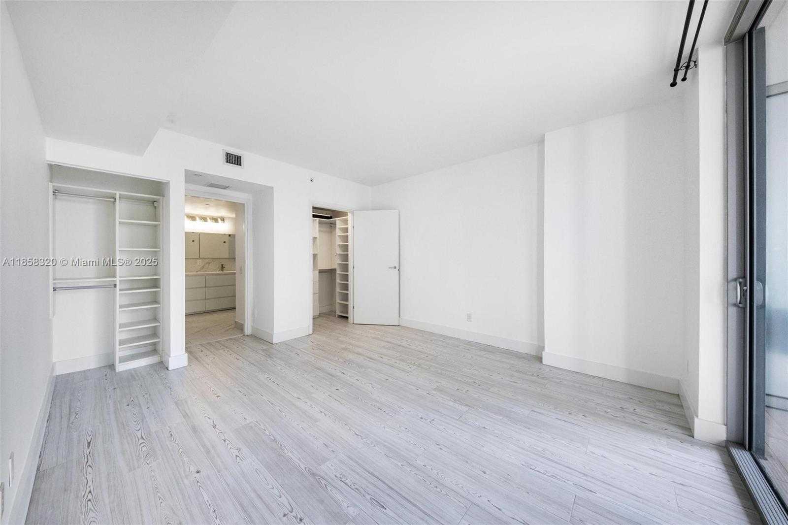 Small Image of 1300 BRICKELL BAY DR #704, Miami Number 14