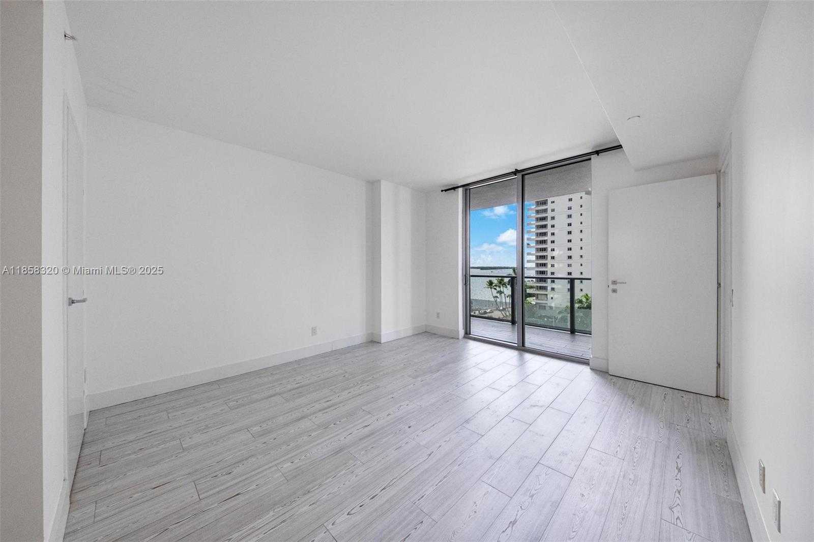 Small Image of 1300 BRICKELL BAY DR #704, Miami Number 17