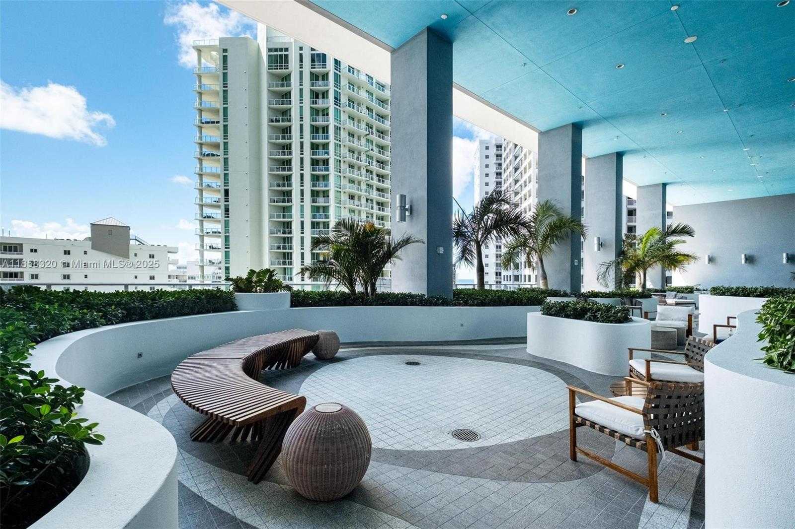 Small Image of 1300 BRICKELL BAY DR #704, Miami Number 31